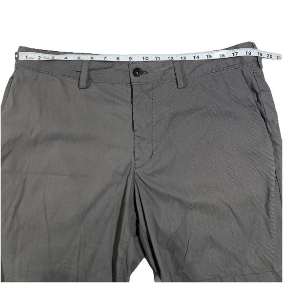 The North Face Shorts Mens Size 38 Nylon Blend Hiking Zip Pocket Gray Stripe - Picture 4 of 6